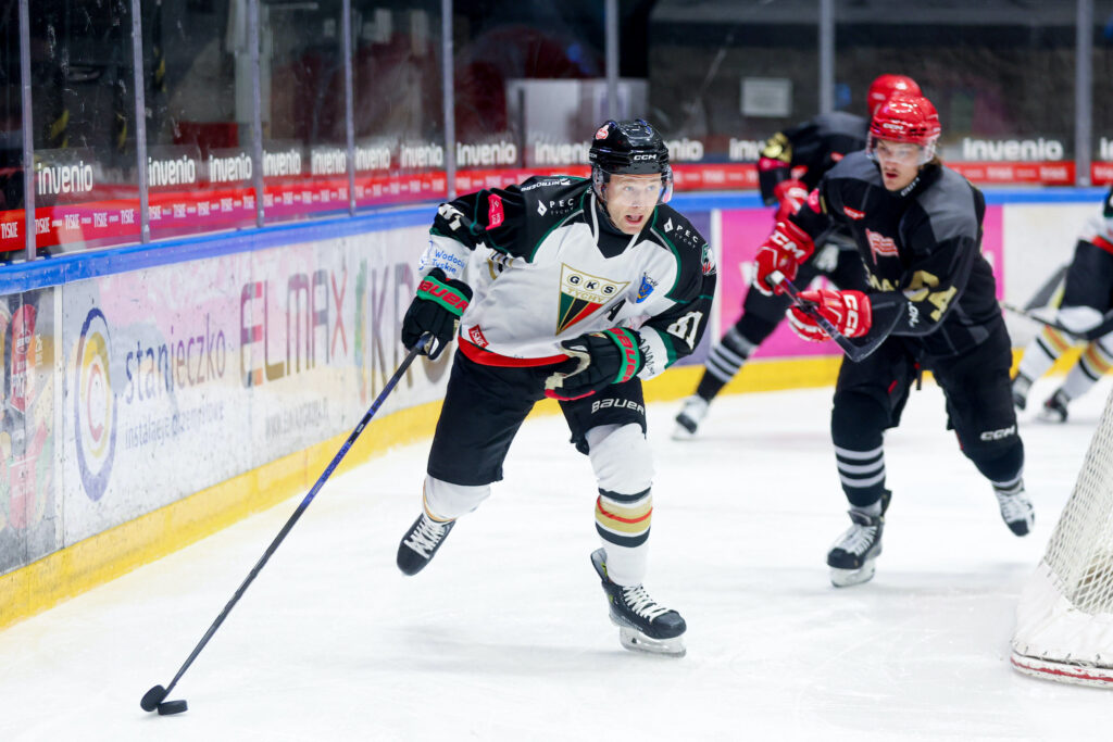8th Round of TAURON Hockey League: GKS Tychy Triumphs Over Cracovia